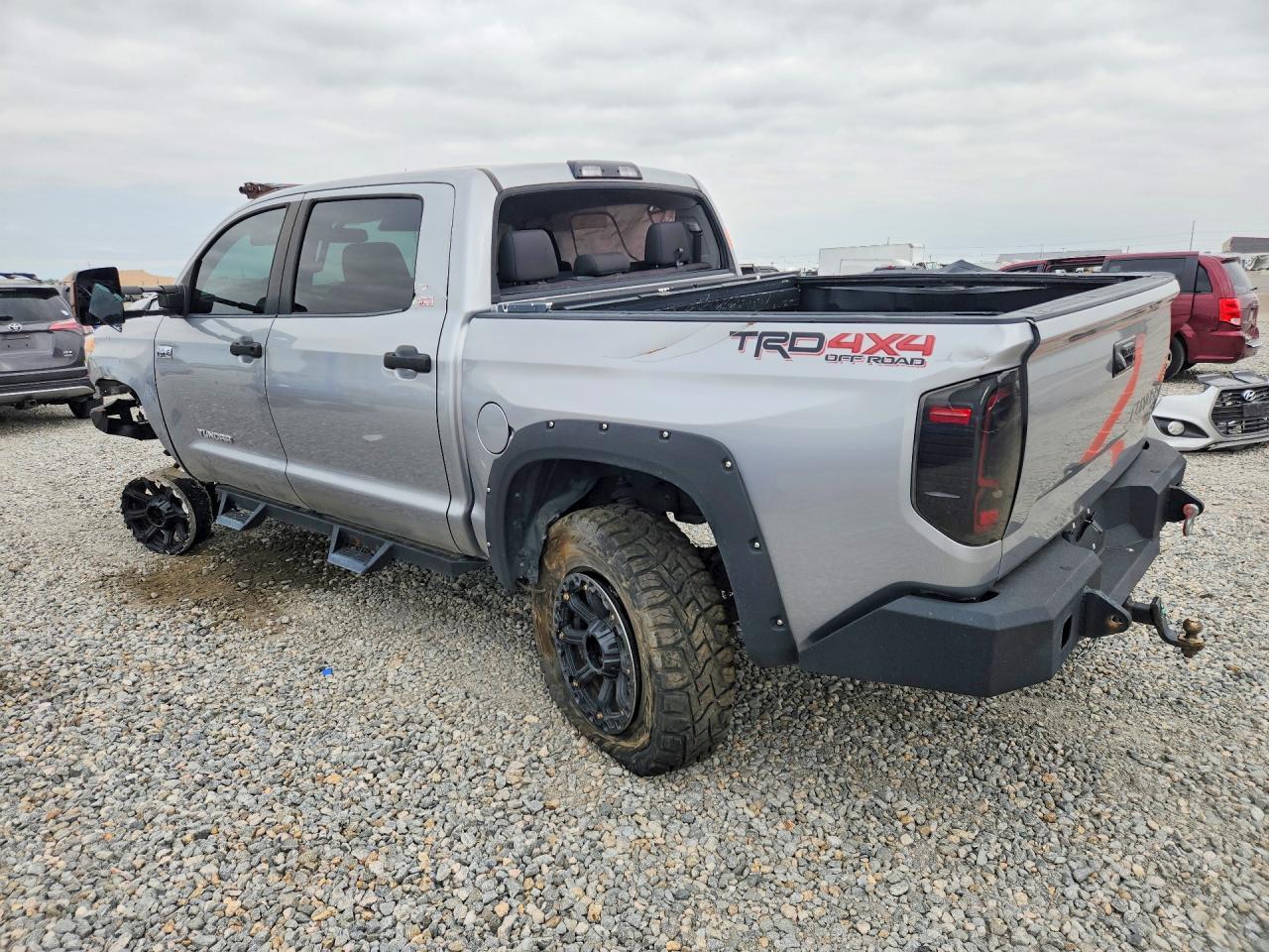 2014 Toyota Tundra Crewmax Sr5 - Image 2