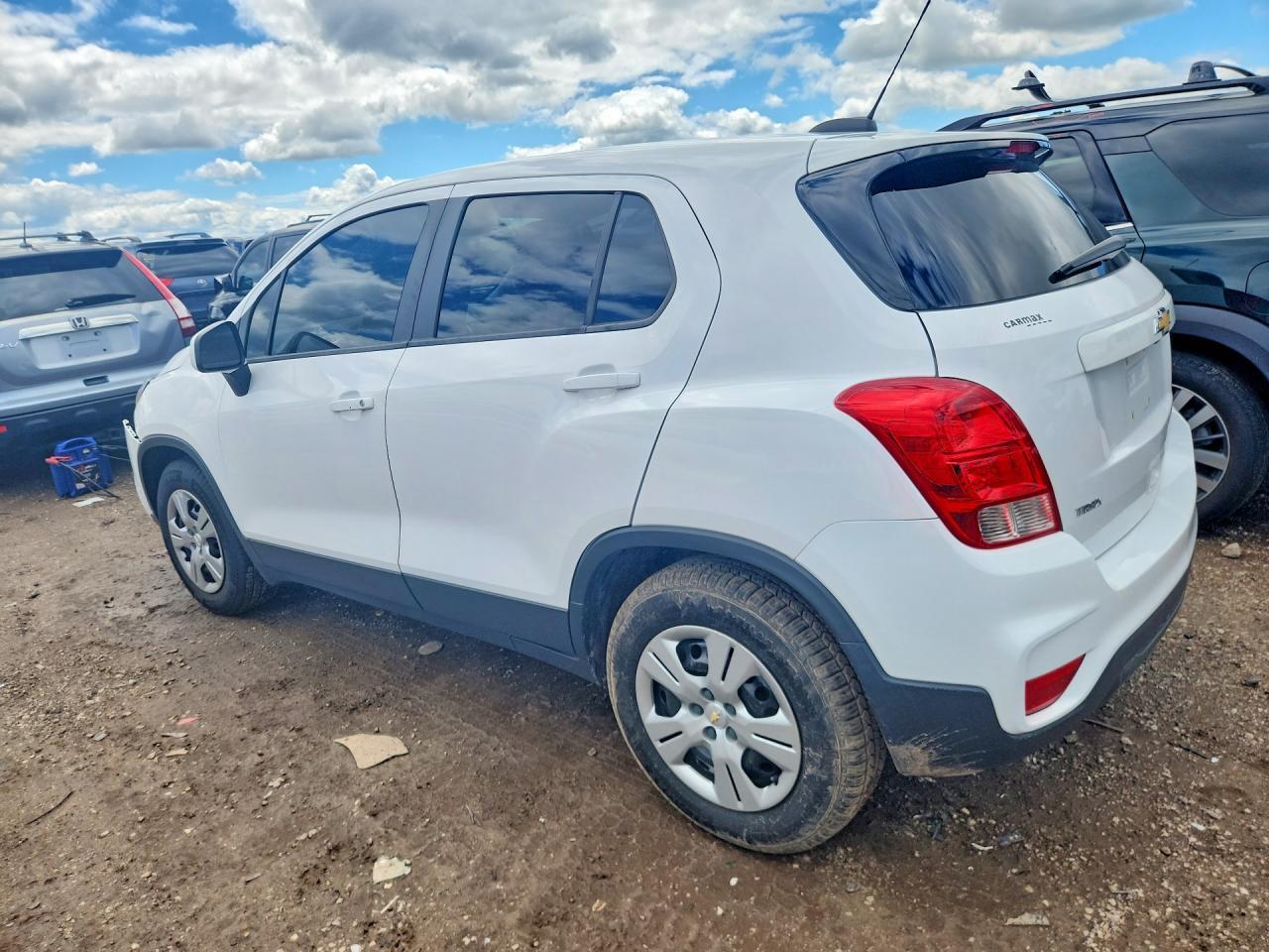 2019 Chevrolet Trax Ls - Image 2