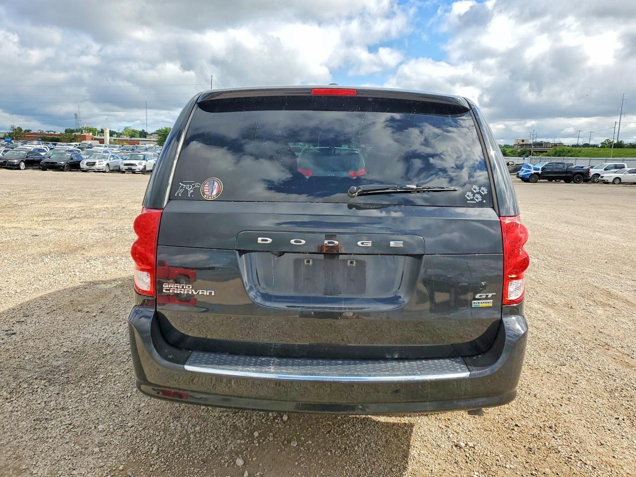 2017 Dodge Grand Caravan - Image 6