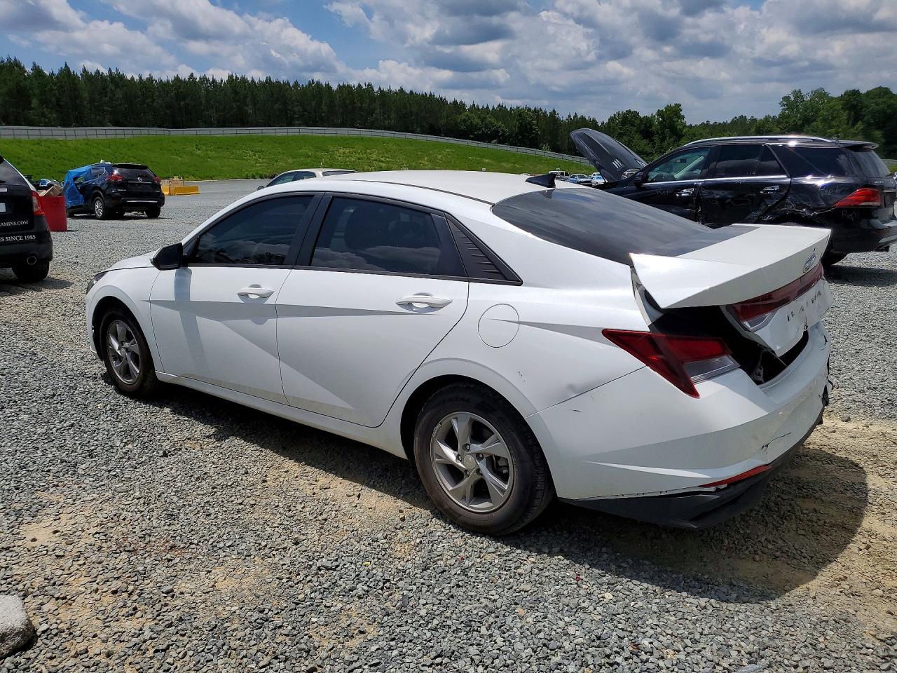 2021 Hyundai Elantra Se - Image 2