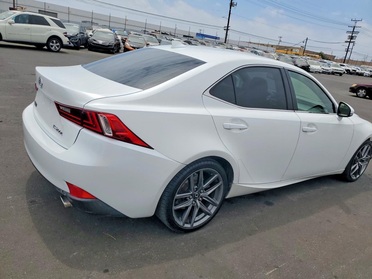 2016 Lexus Is 200T - Фото 3