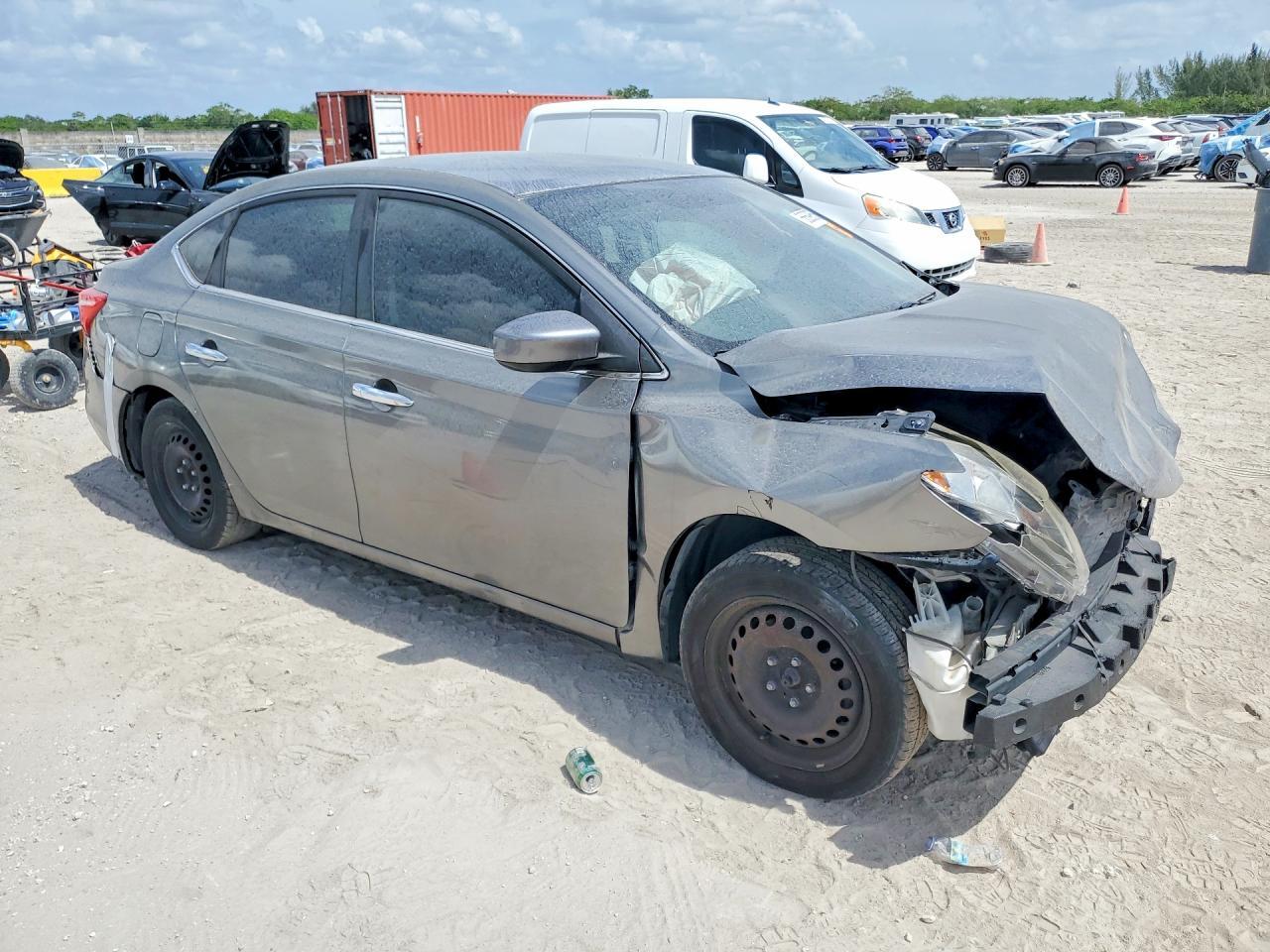 2017 Nissan Sentra S - Фото 4