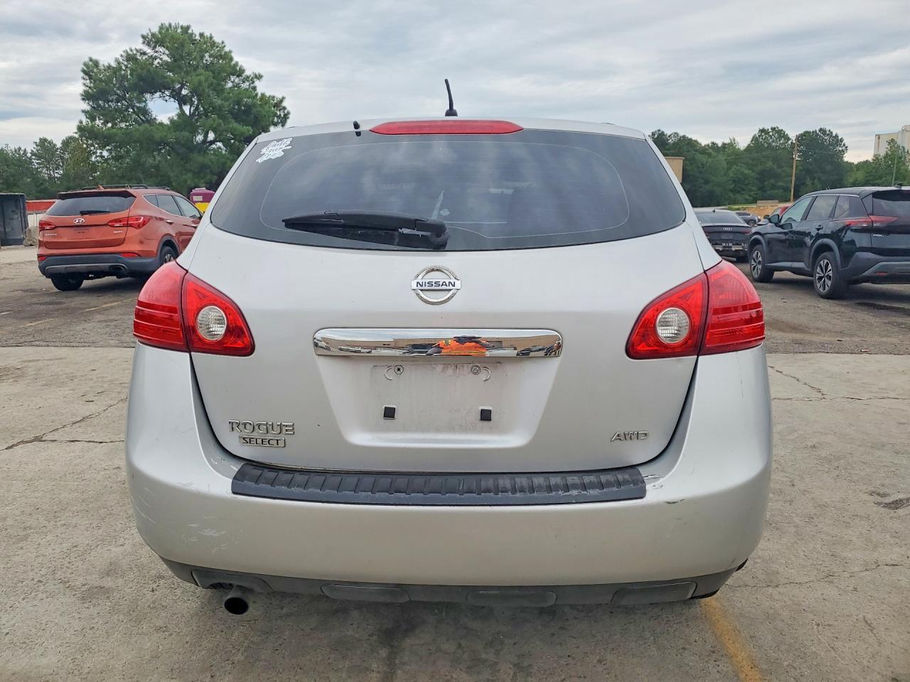 2014 Nissan Rogue Select S - Image 6