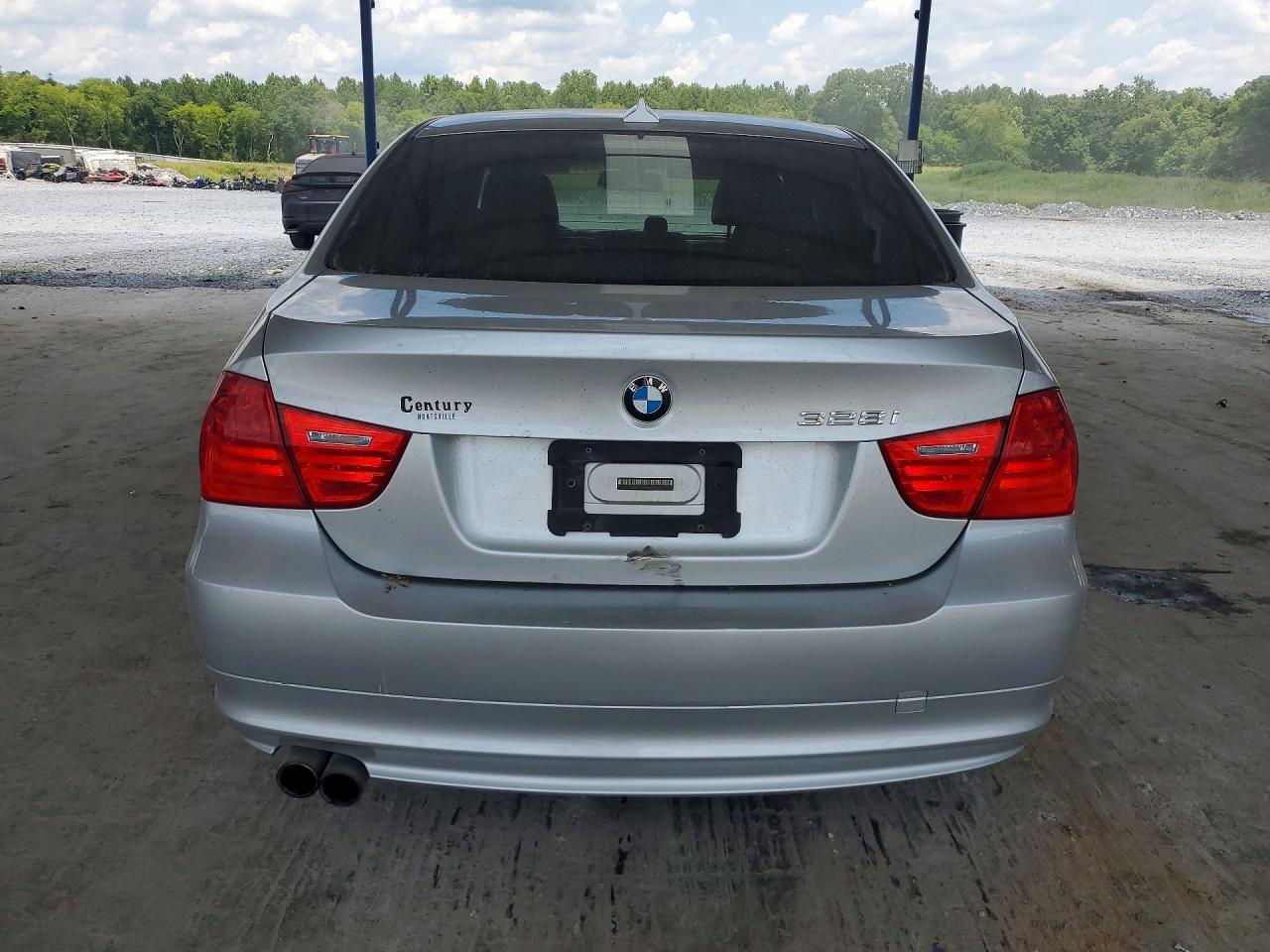 2011 BMW 328 I - Image 6