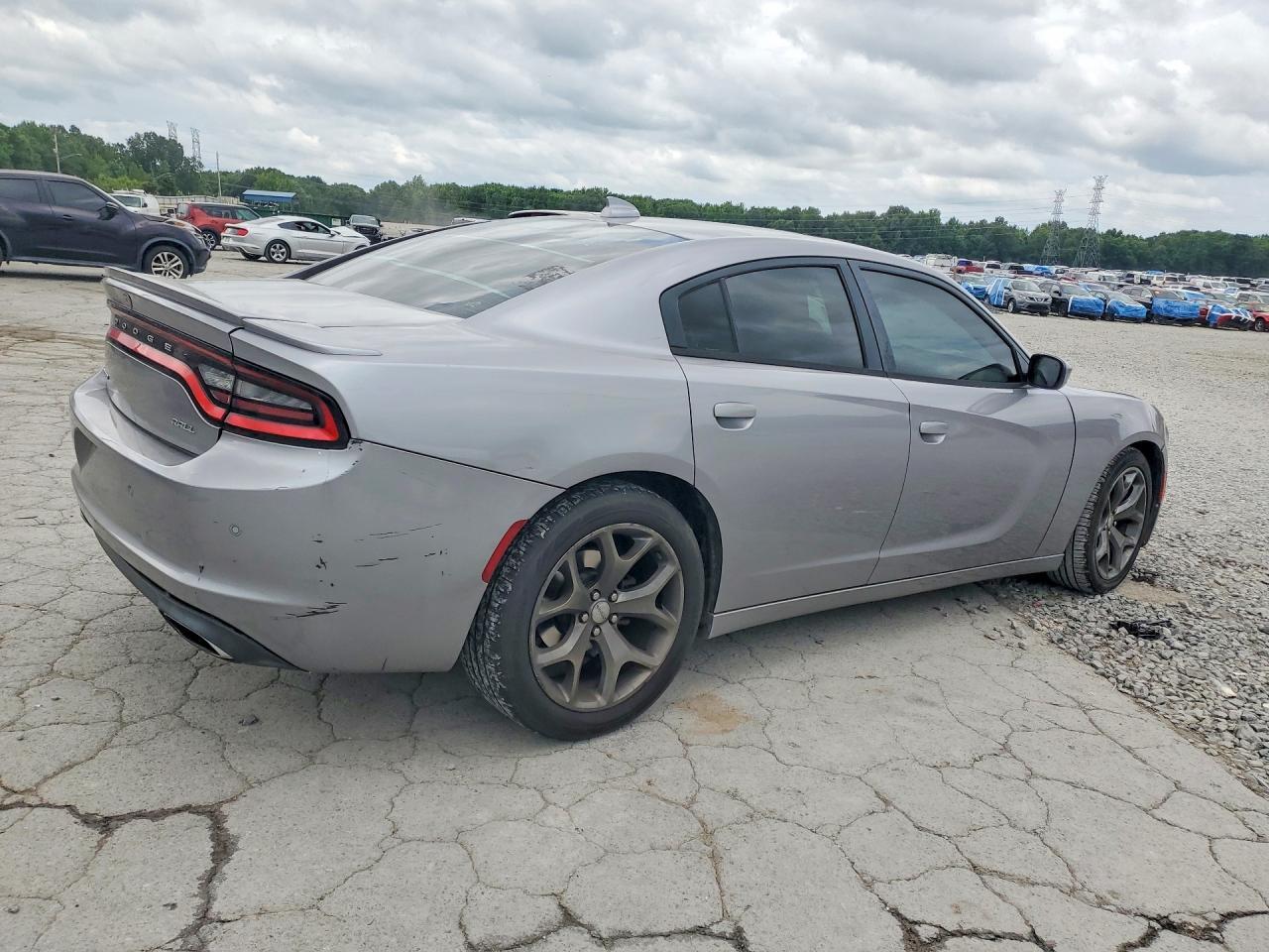 2015 Dodge Charger Sxt - Image 3