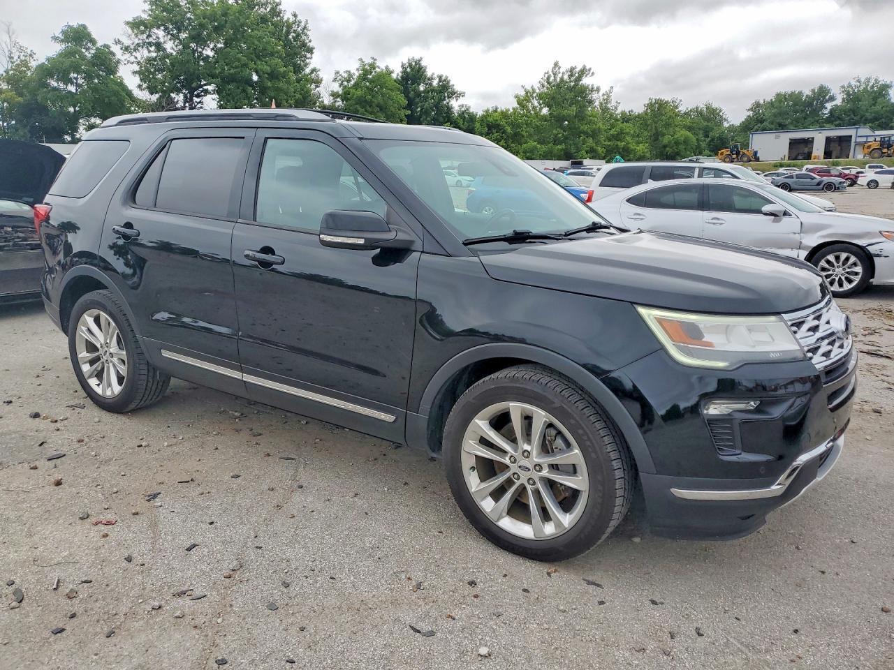 2018 Ford Explorer Xlt - Image 4