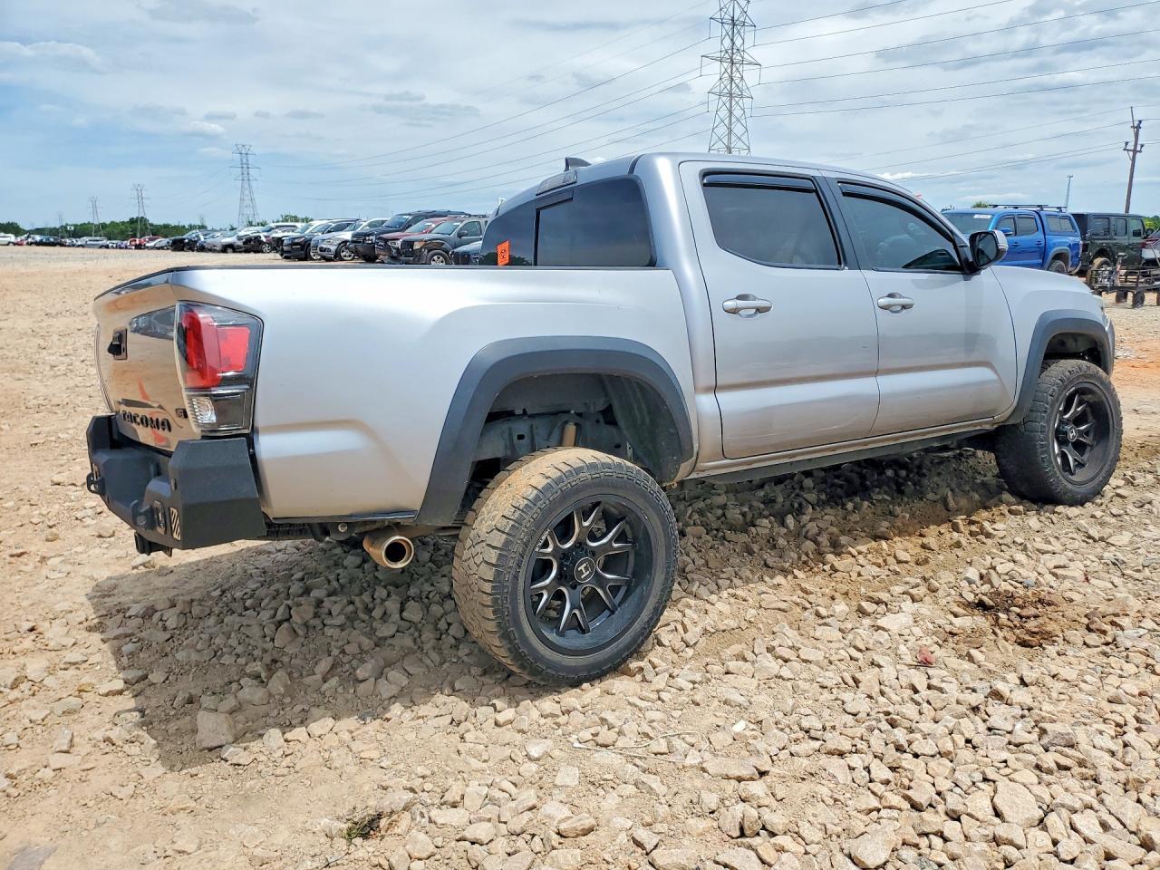 2021 Toyota Tacoma Trd Off-Road - Image 3