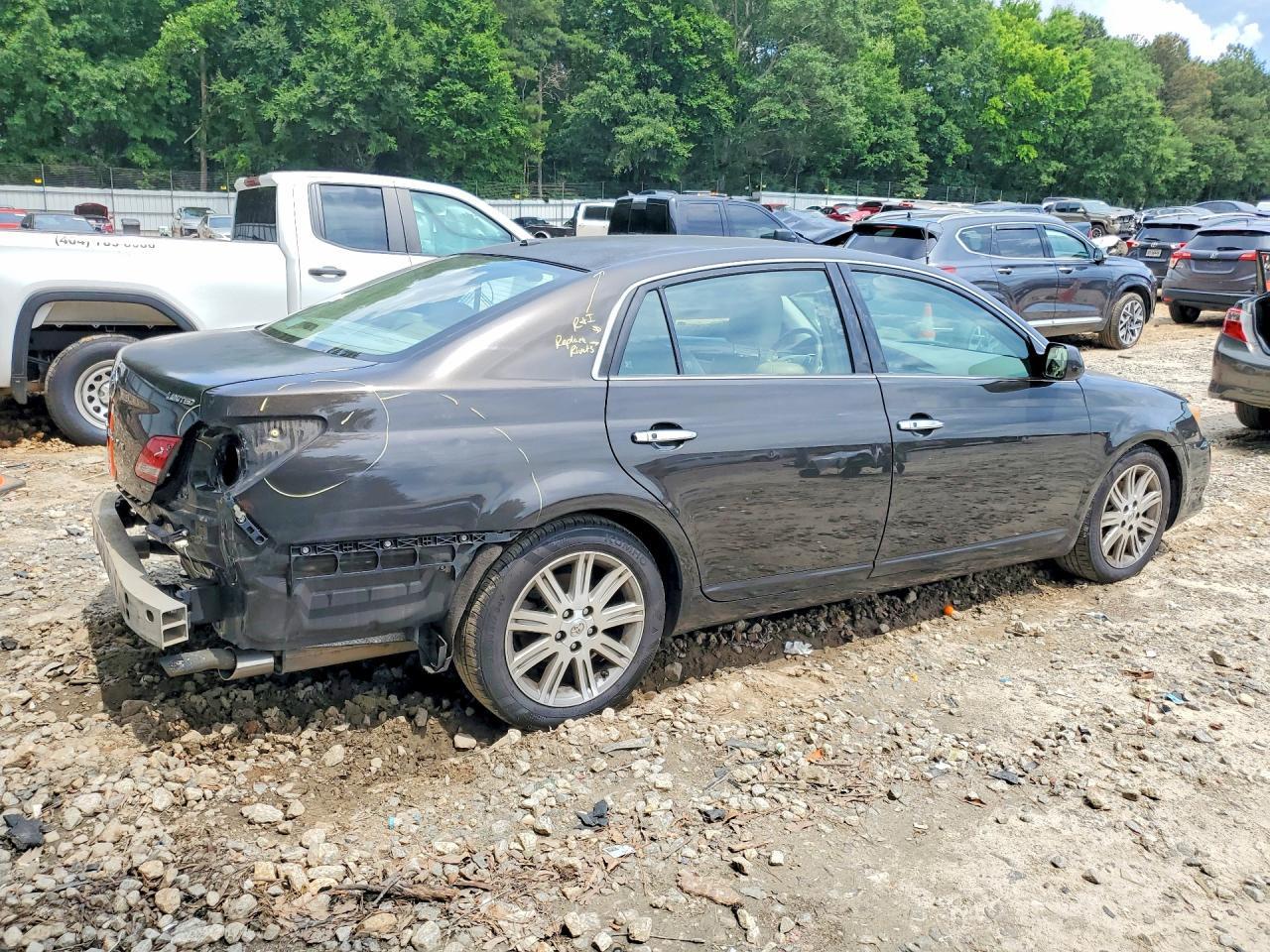 2010 Toyota Avalon Limited - Фото 3