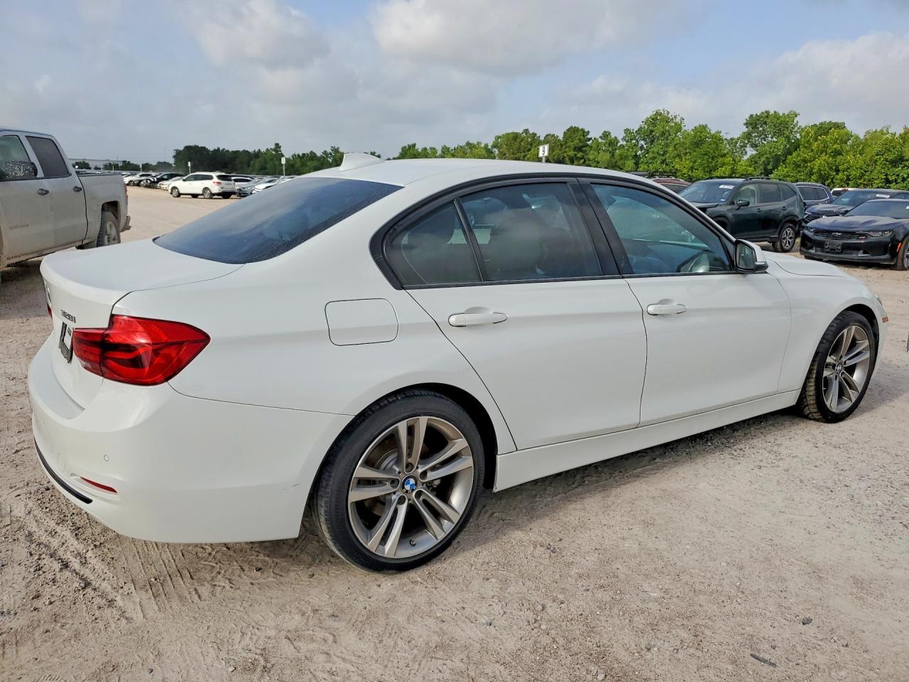 2016 BMW 328 I Sulev - Image 3