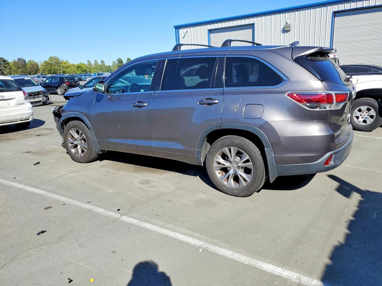 2015 Toyota Highlander Xle - Фото 2