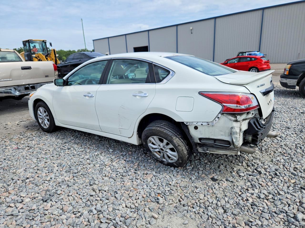 2014 Nissan Altima 2.5 S - Фото 2