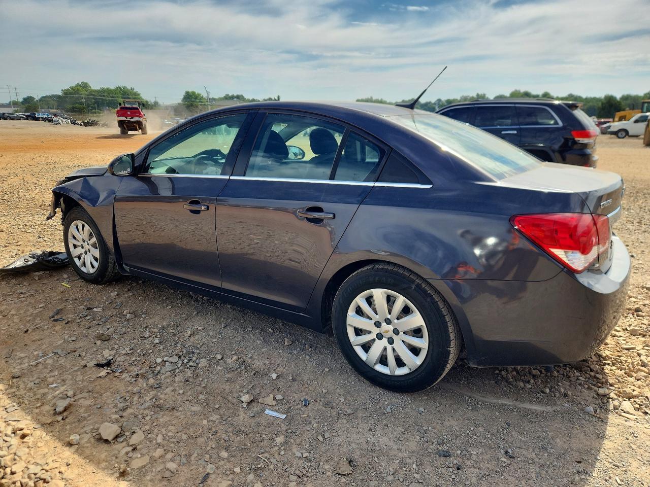 2011 Chevrolet Cruze Ls - Фото 2