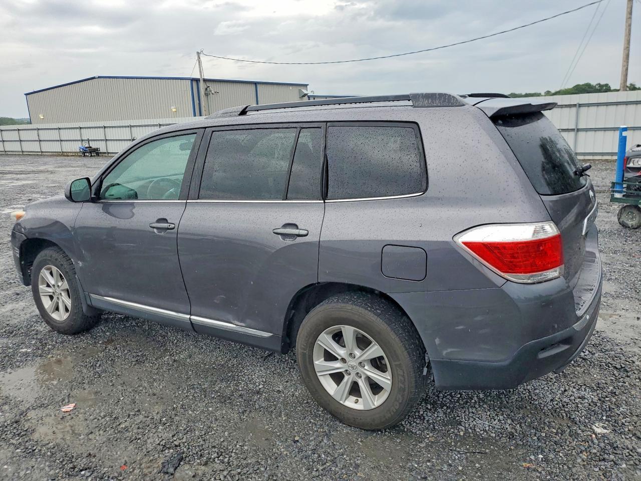 2011 Toyota Highlander Base - Фото 2