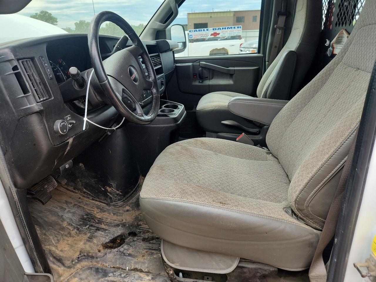2022 GMC Savana G2500 - Фото 7