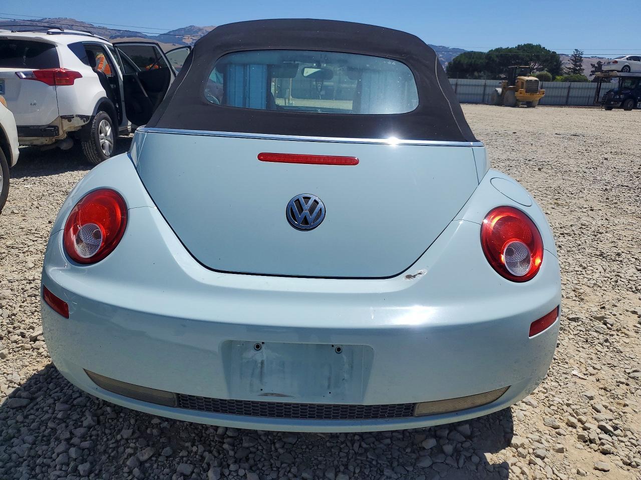 2010 Volkswagen New Beetle - Фото 6