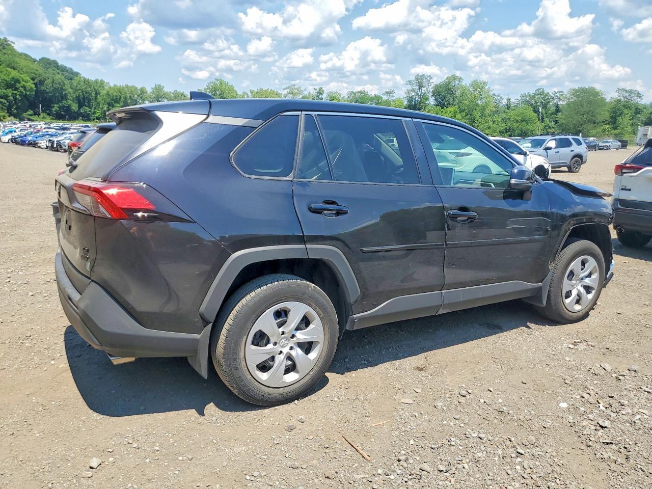 2024 Toyota Rav4 Le - Image 3