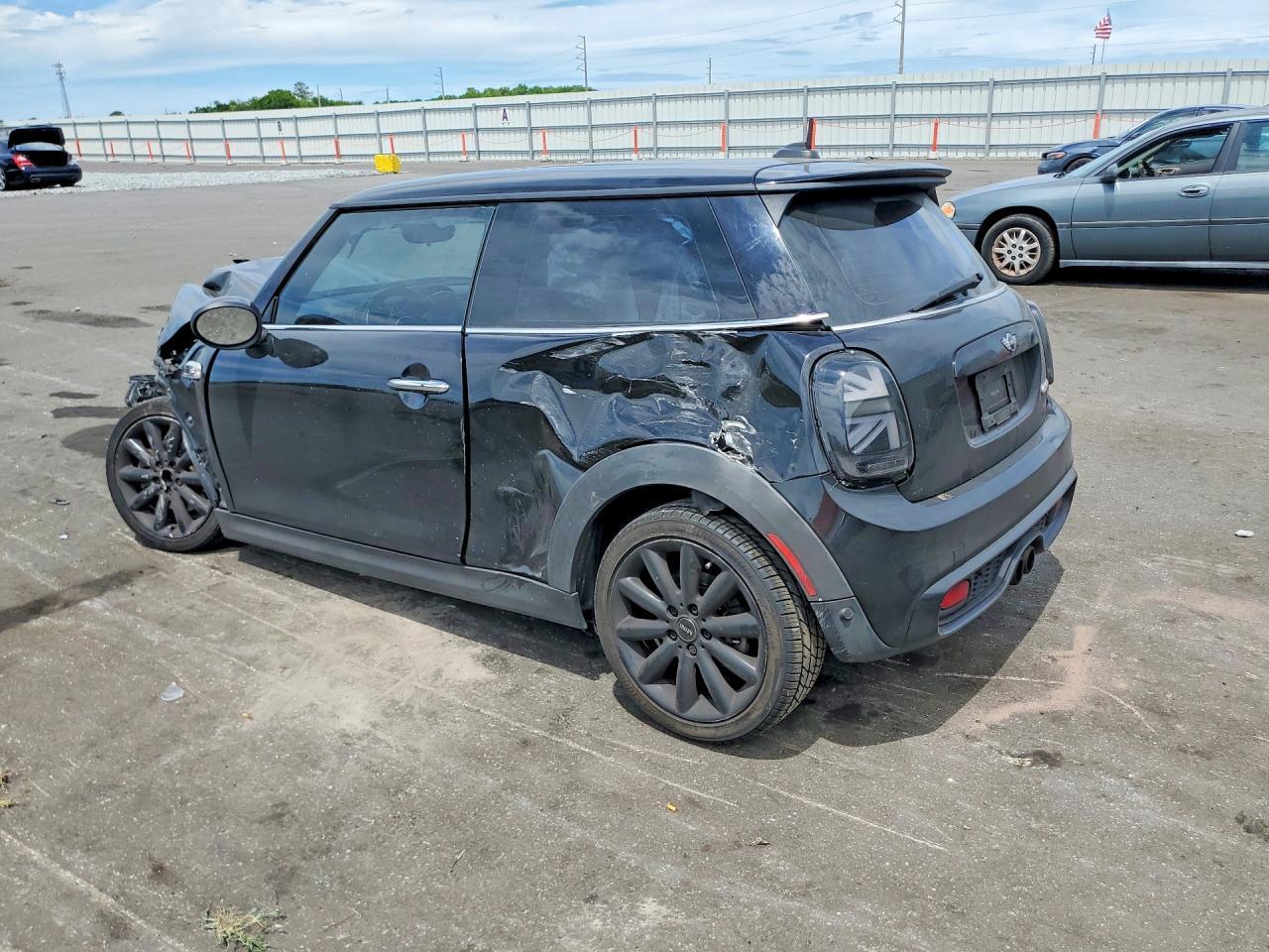 2016 Mini Cooper S - Image 2