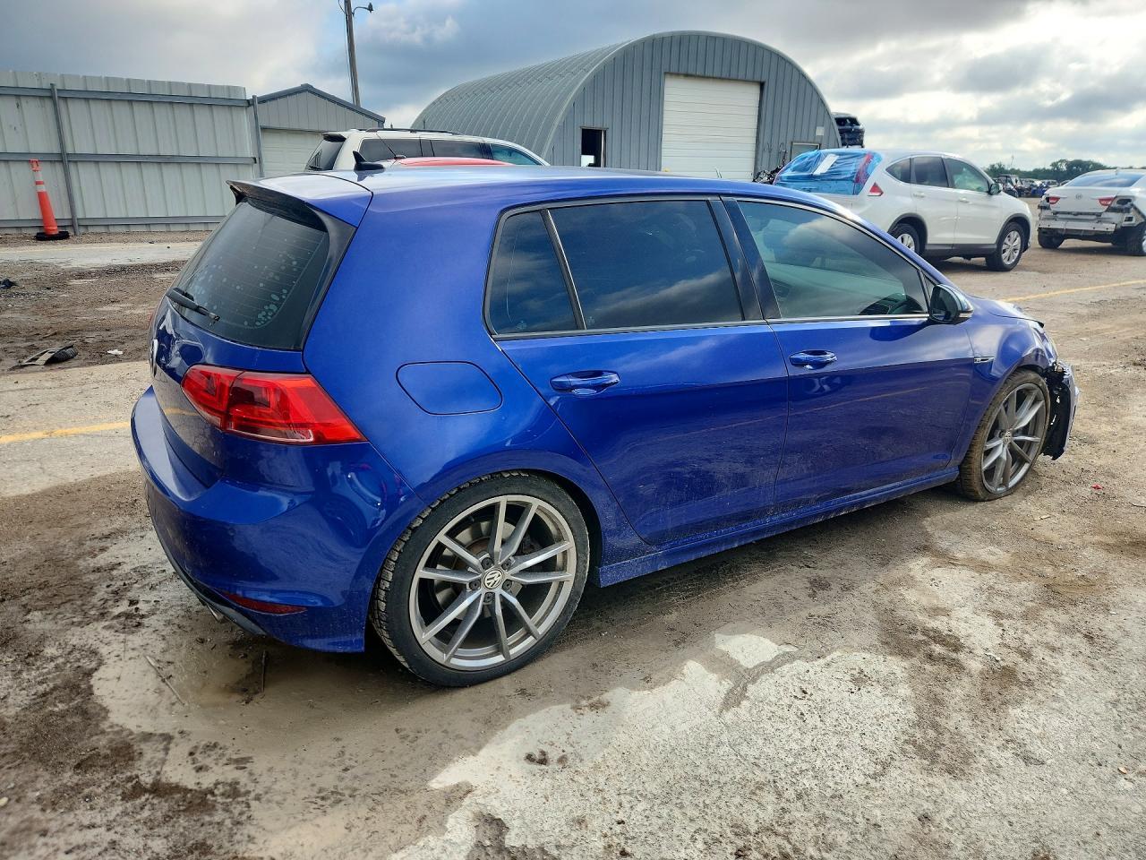 2017 Volkswagen Golf R - Фото 3