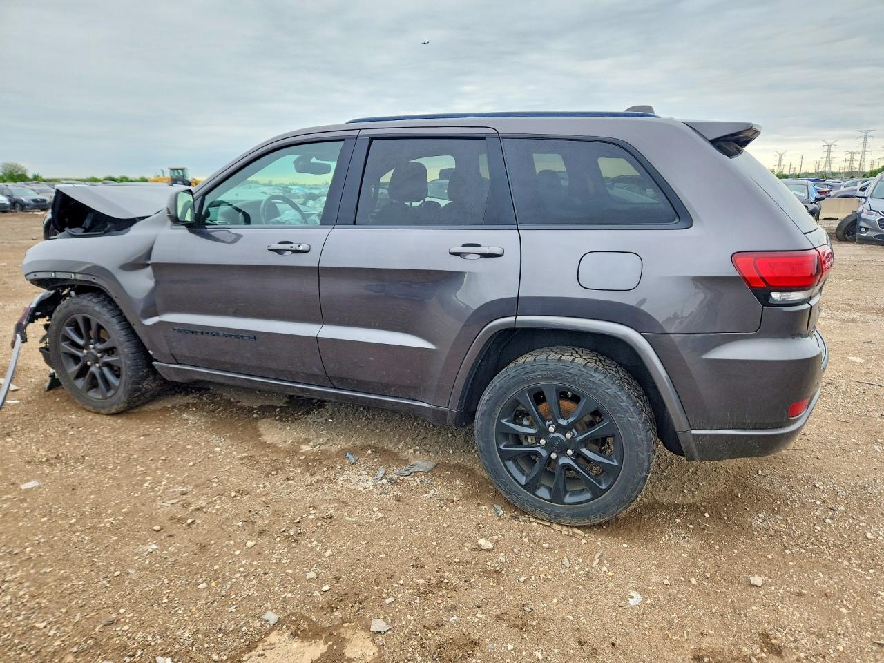 2019 Jeep Grand Cherokee Laredo - Image 2