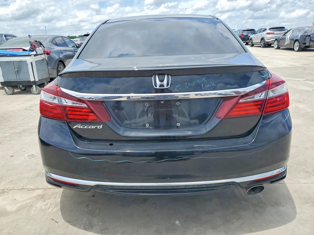 2016 Honda Accord Lx - Фото 6