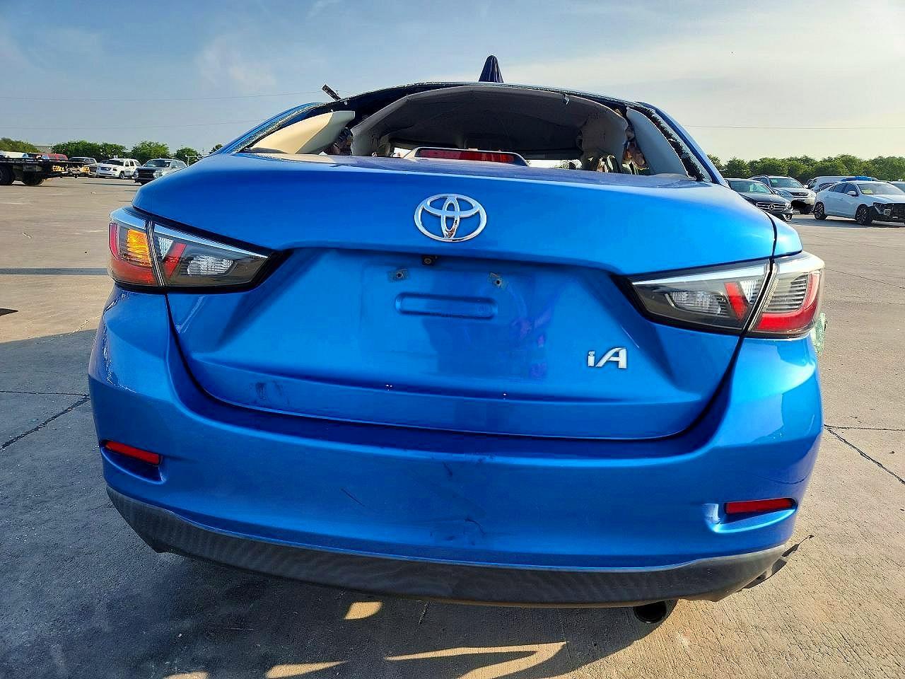 2017 Toyota Yaris Ia Base - Фото 6