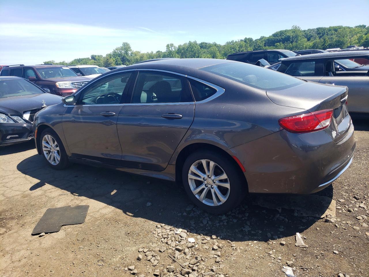 2015 Chrysler 200 Limited - Фото 2