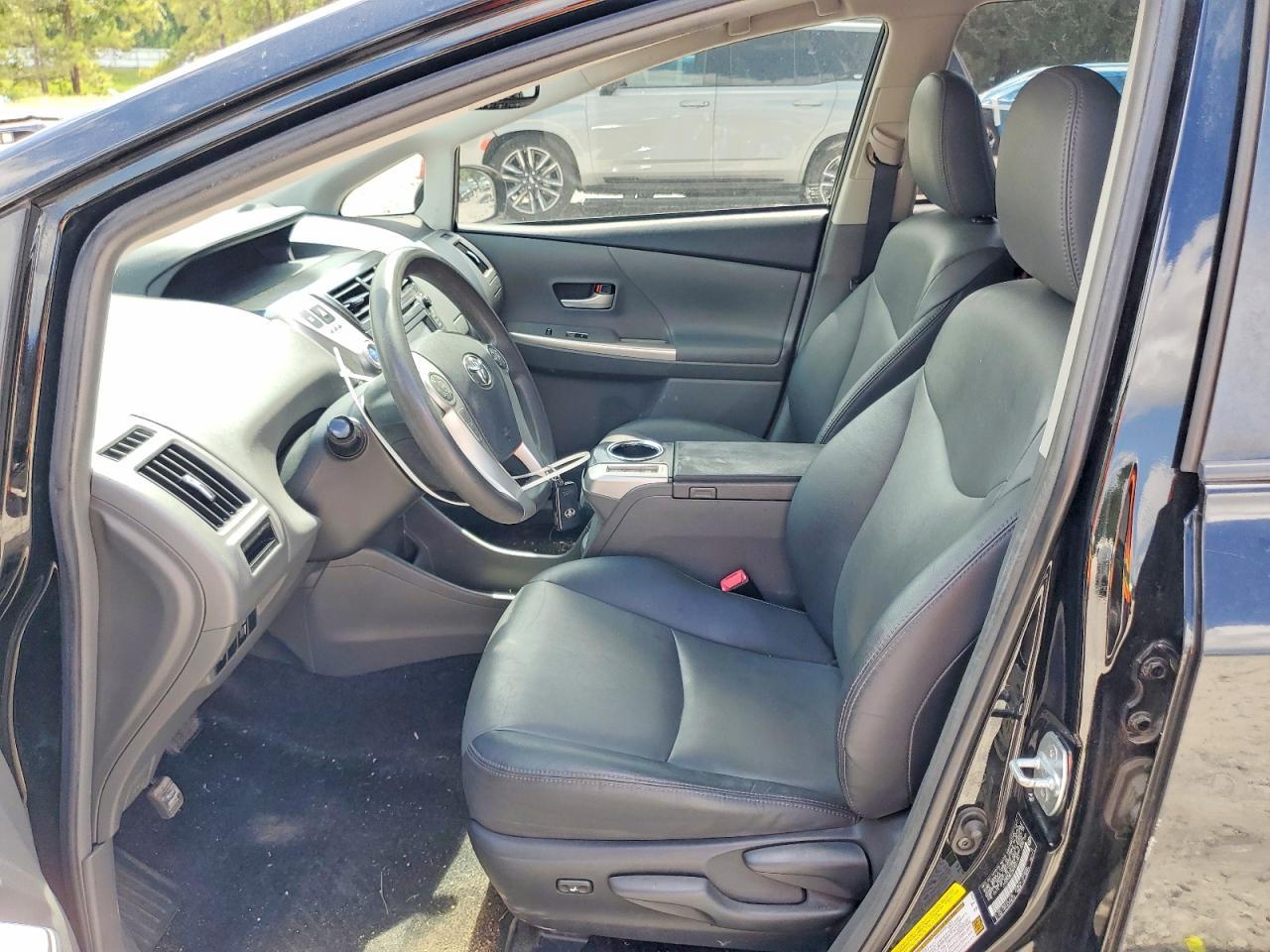 2012 Toyota Prius V Five - Фото 7