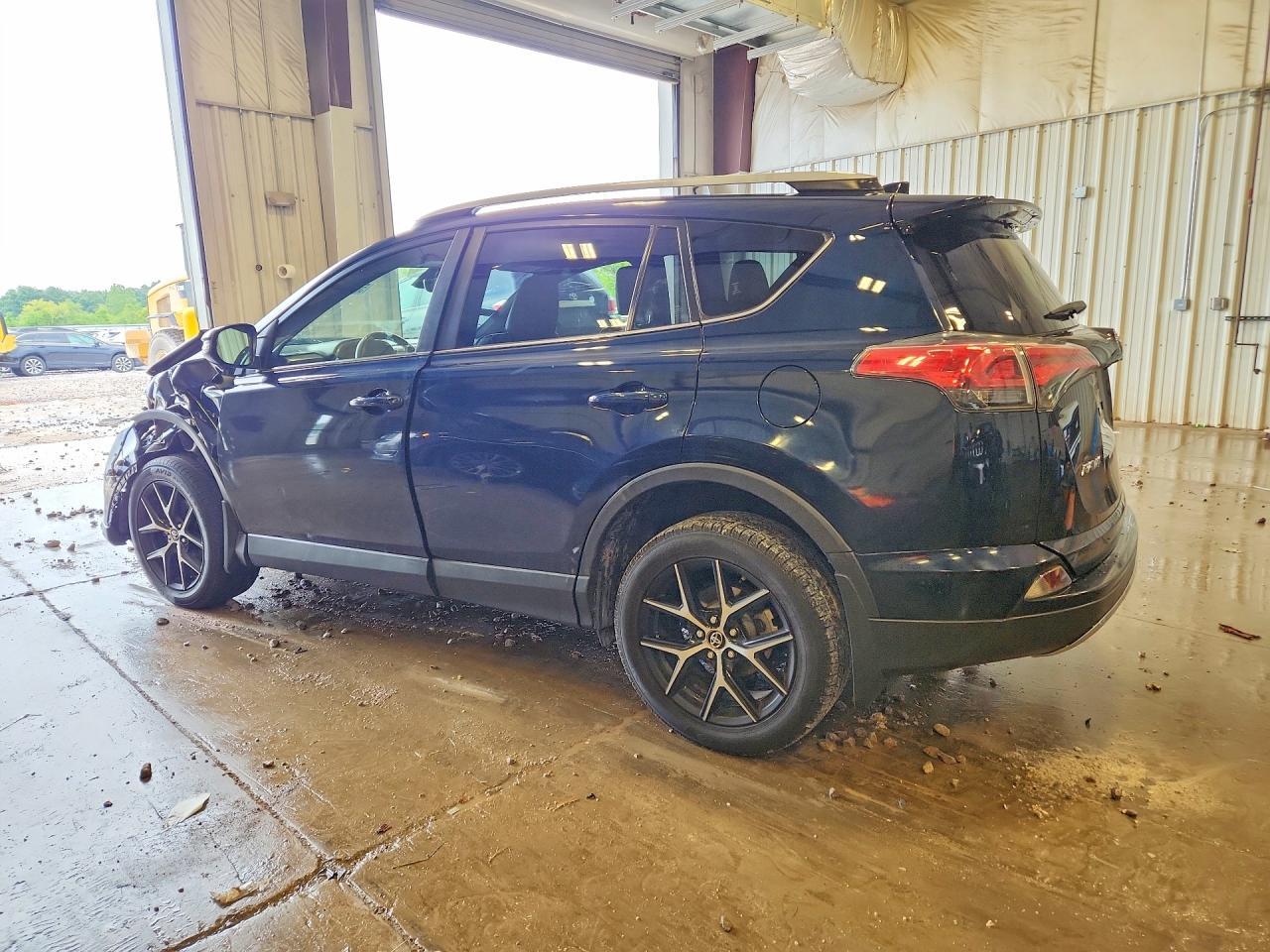 2018 Toyota Rav4 Se - Image 2