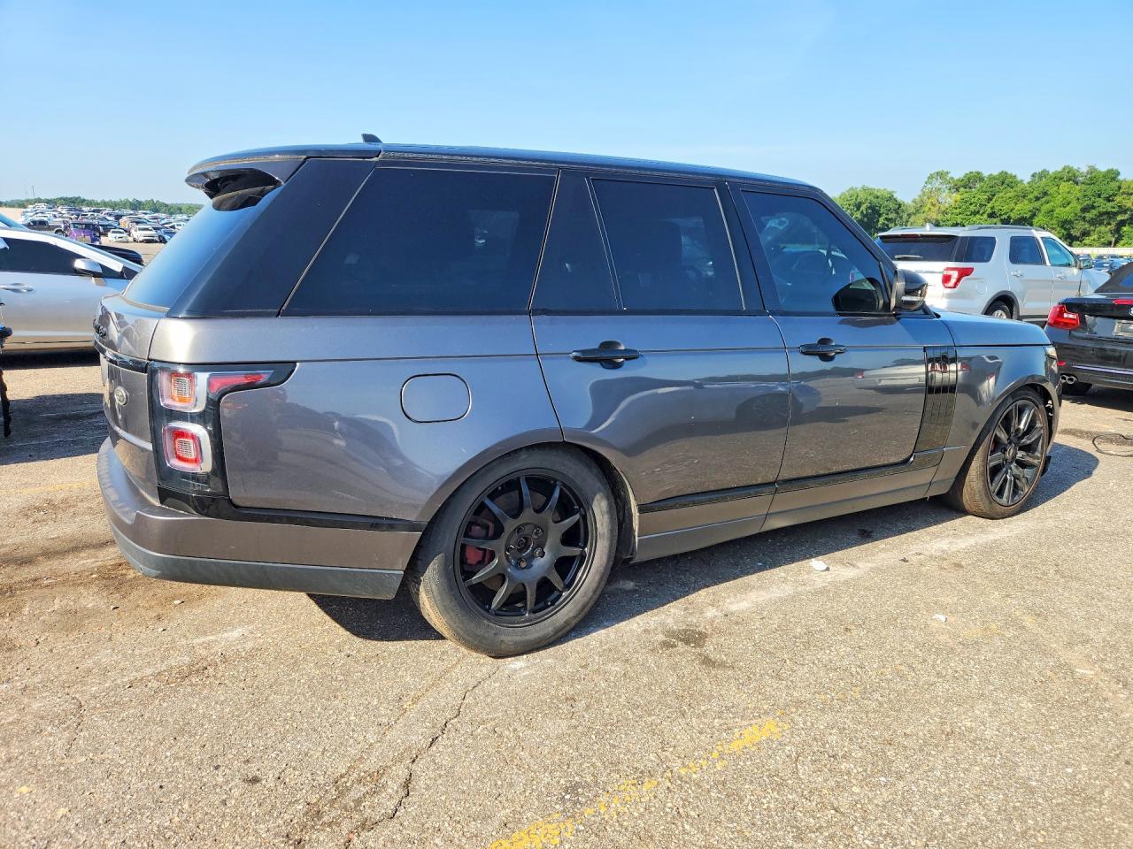 2016 Land Rover Range Rover Supercharged - Image 3