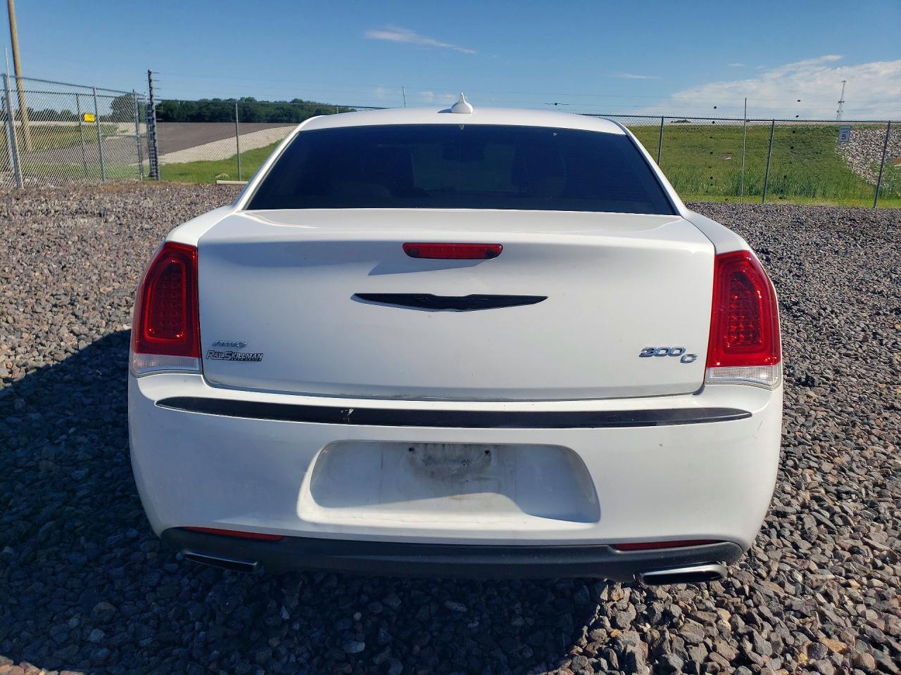 2016 Chrysler 300C - Image 6