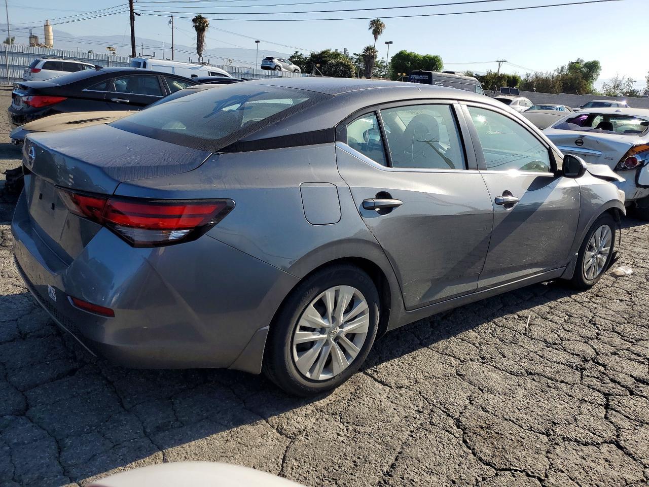 2022 Nissan Sentra S - Image 3