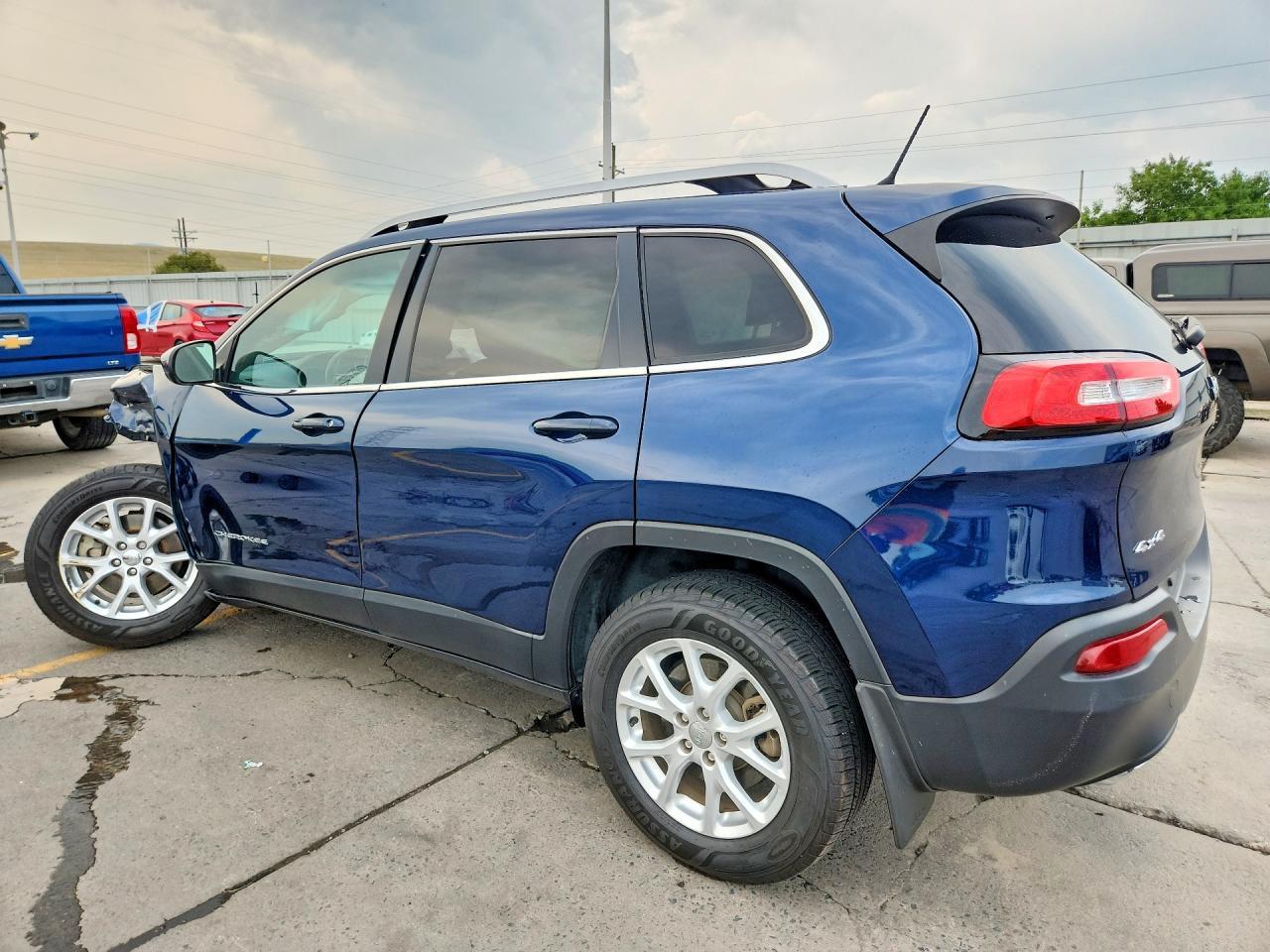 2018 Jeep Cherokee Latitude - Image 2