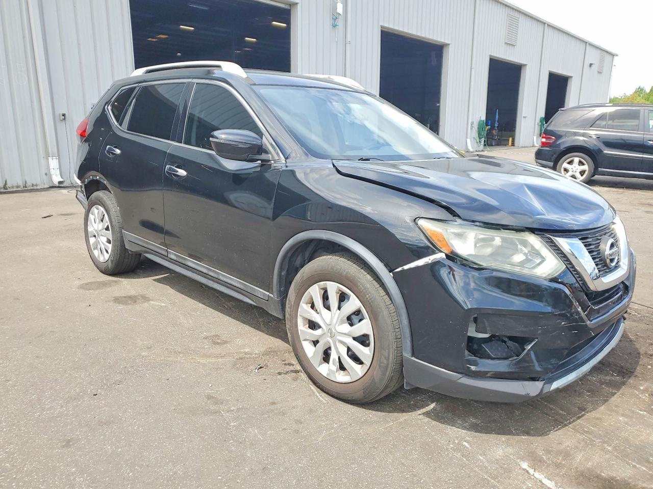 2017 Nissan Rogue S - Image 4