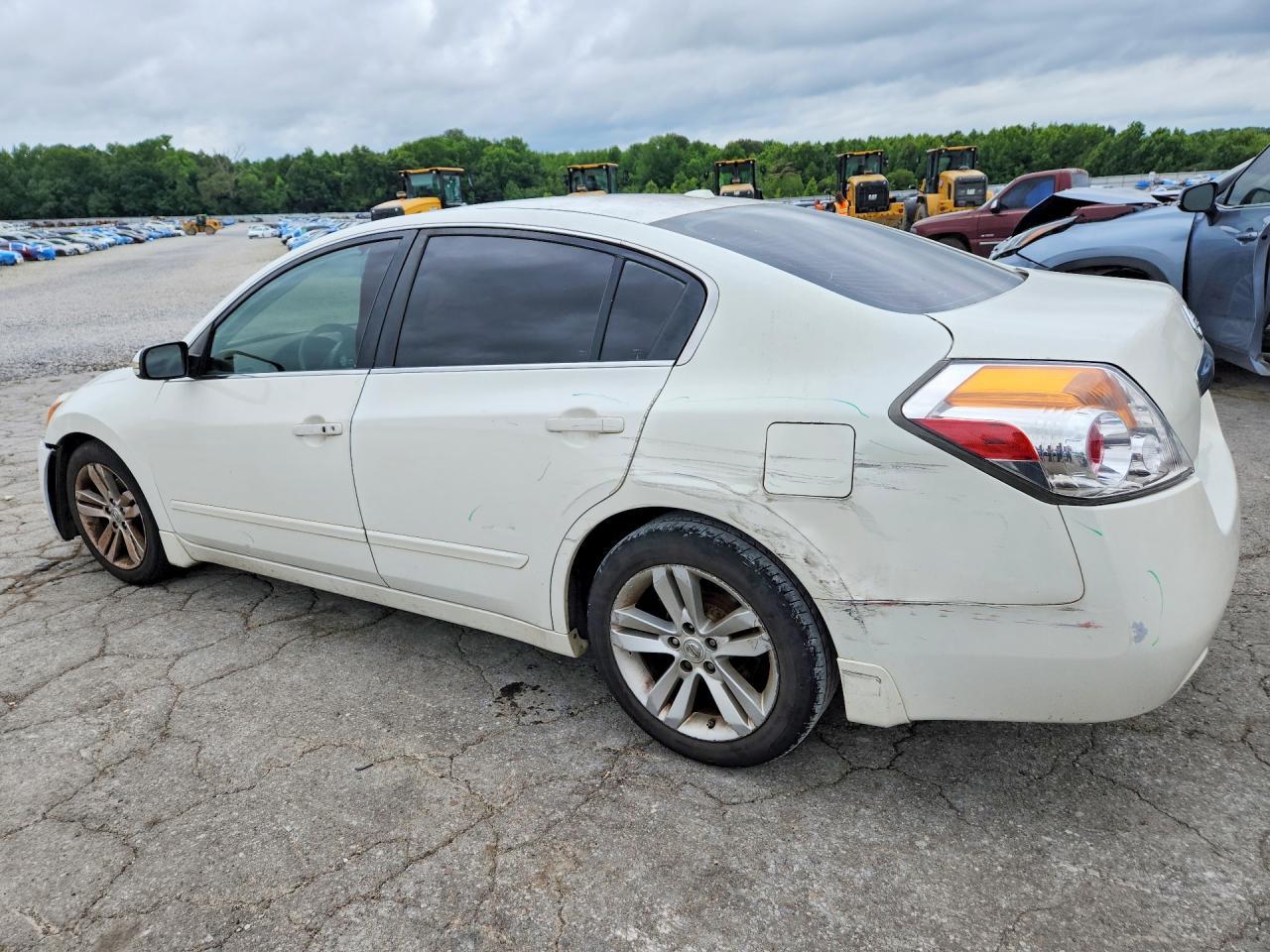 2012 Nissan Altima Sr - Image 2
