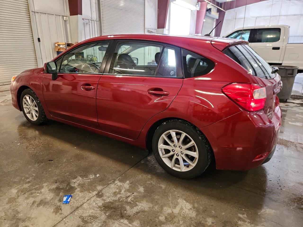 2014 Subaru Impreza Premium - Фото 2