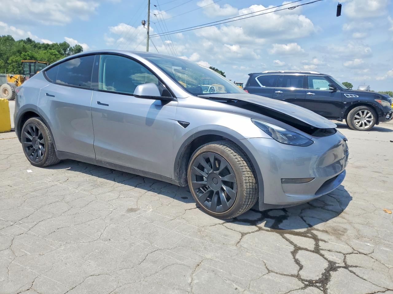 2024 Tesla Model Y - Фото 4