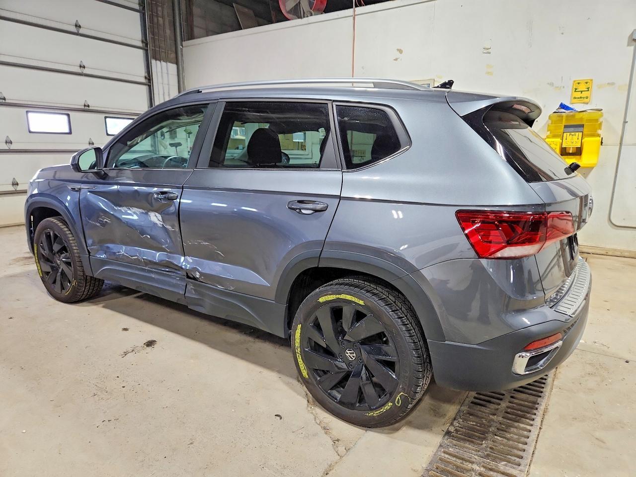 2023 Volkswagen Taos Se - Фото 2