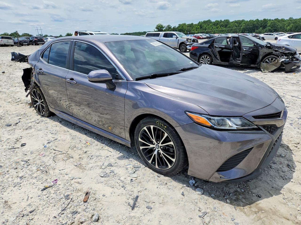 2020 Toyota Camry Se - Фото 7