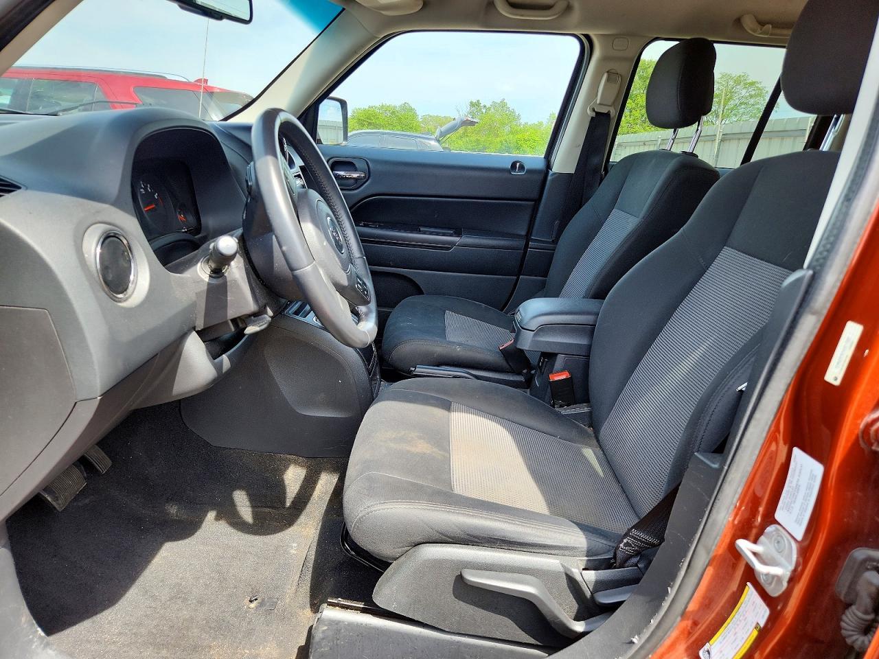 2012 Jeep Patriot Latitude - Фото 7