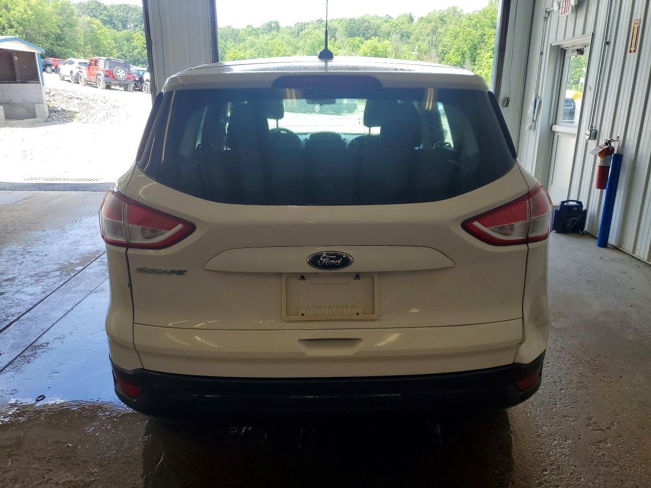 2013 Ford Escape S - Фото 6
