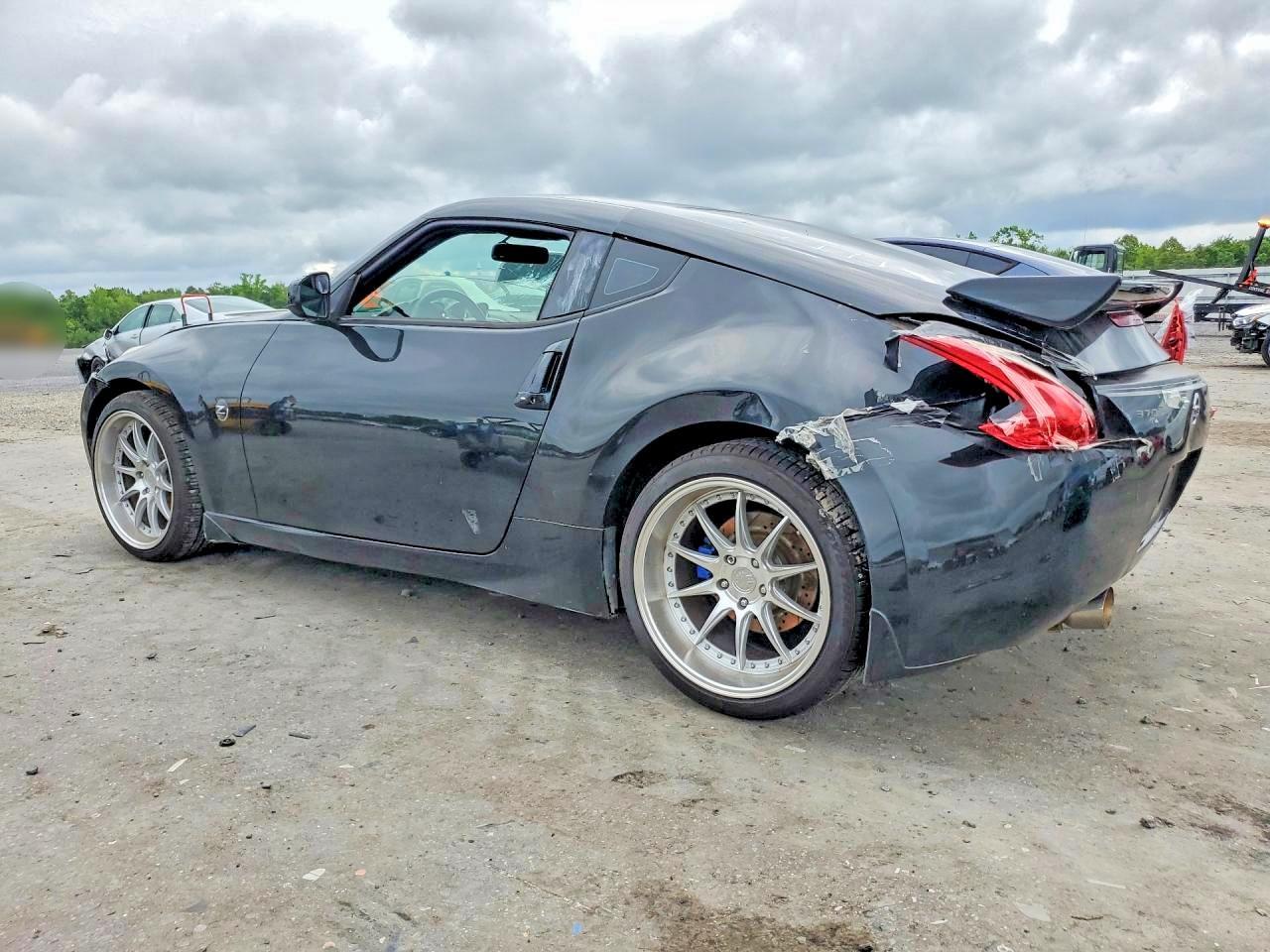 2009 Nissan 370Z Base - Фото 2