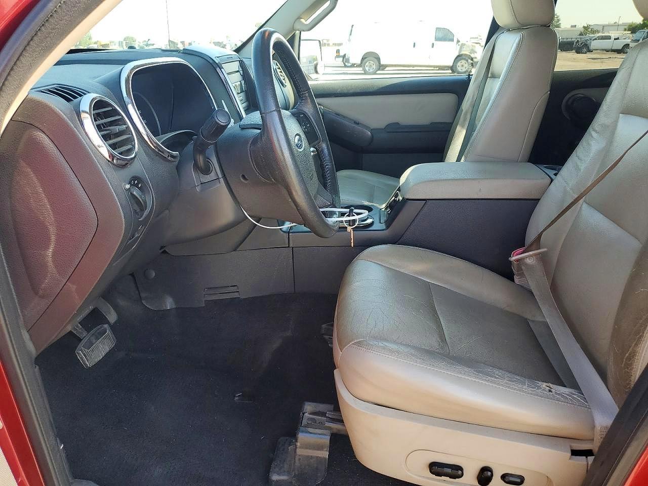 2008 Ford Explorer - Фото 7