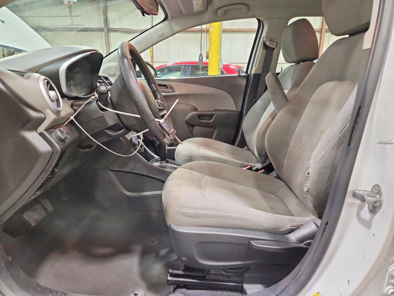 2017 Chevrolet Sonic - Фото 7