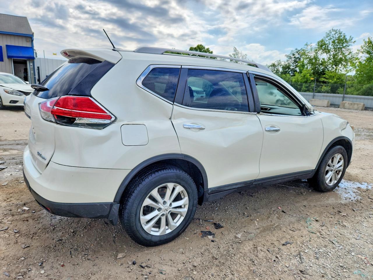 2015 Nissan Rogue Sv - Фото 3