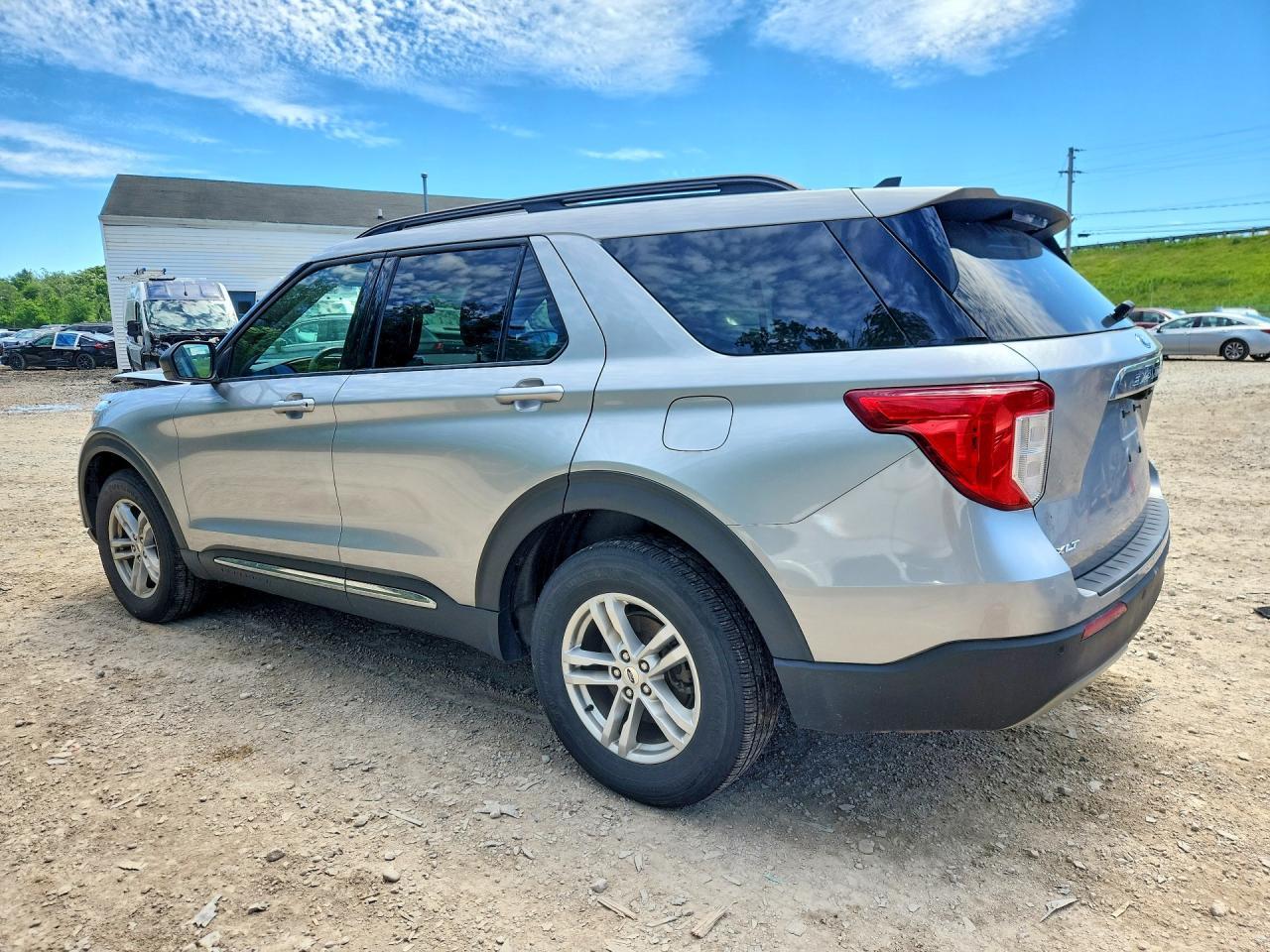 2021 Ford Explorer Xlt - Фото 2
