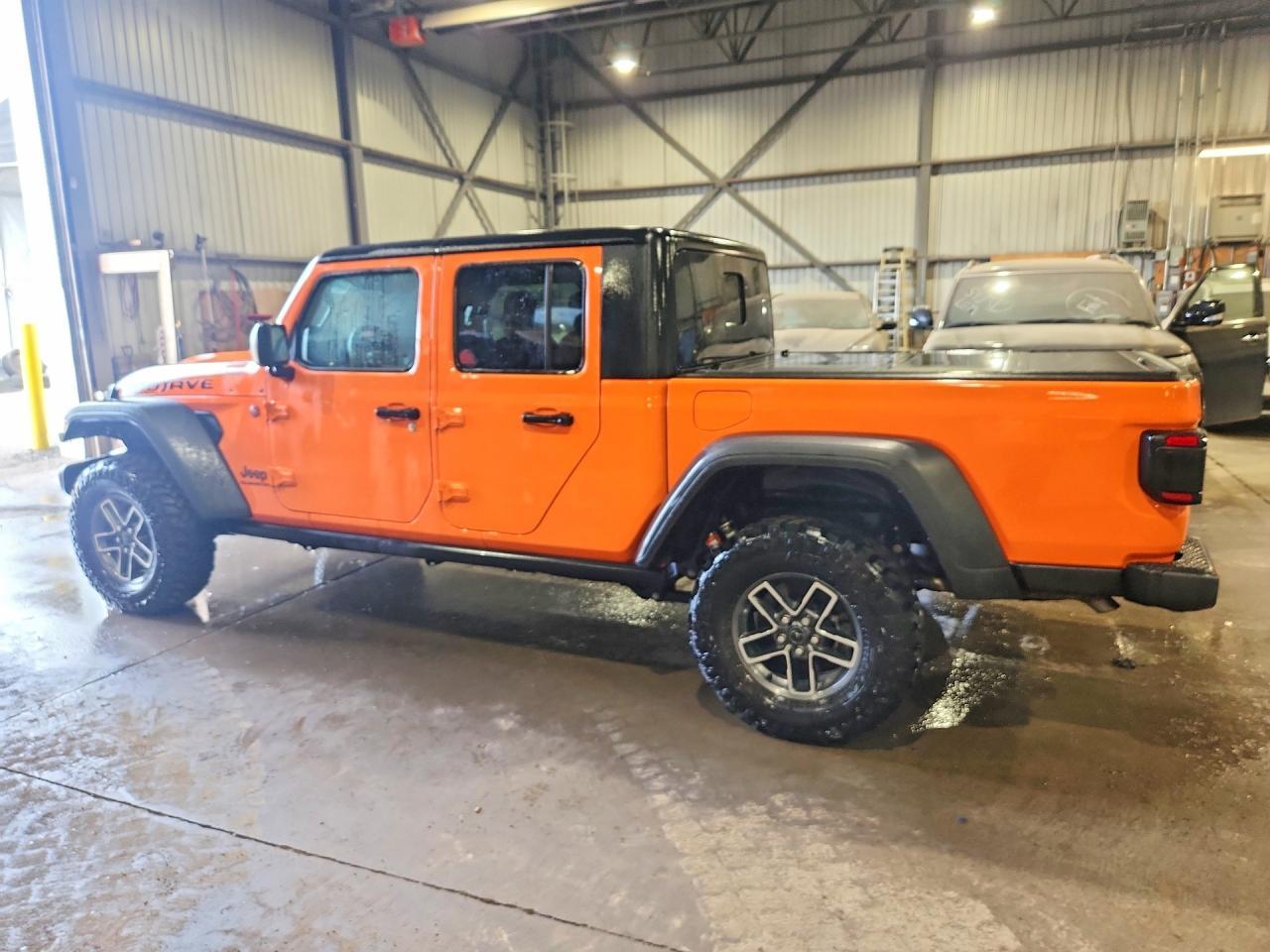 2025 Jeep Gladiator Mojave - Фото 2