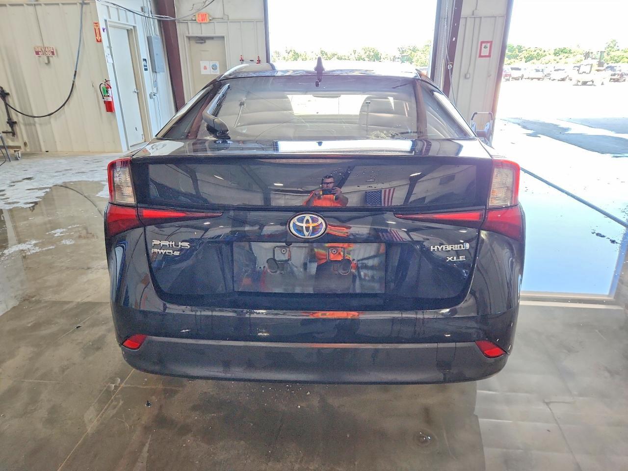 2022 Toyota Prius Xle Awd-E - Фото 6