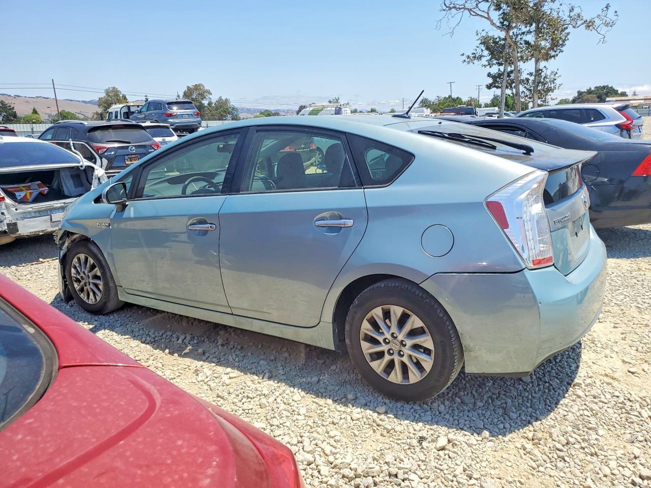 2013 Toyota Prius Plug-In Hybrid Base - Image 2