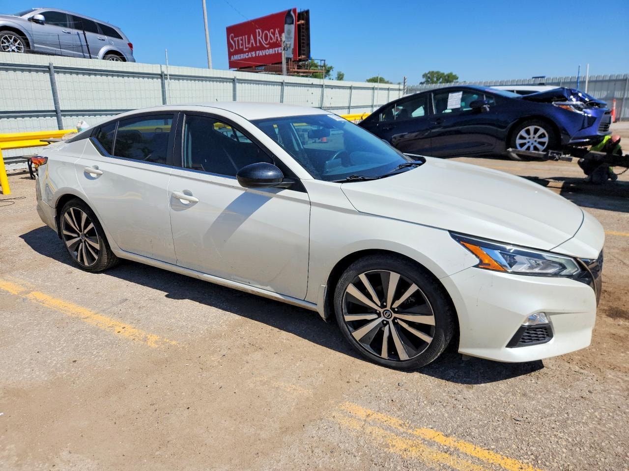 2020 Nissan Altima Sr - Image 4