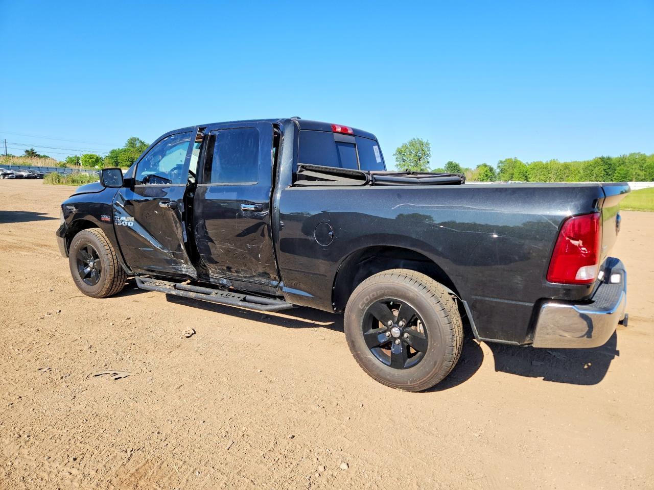 2017 Ram 1500 Slt - Image 2